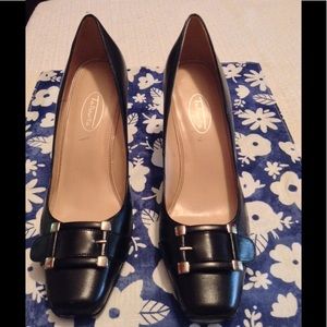 EUC talbots black leather heels,barely worn
